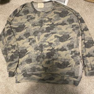 Fable fawn medium camo sweater